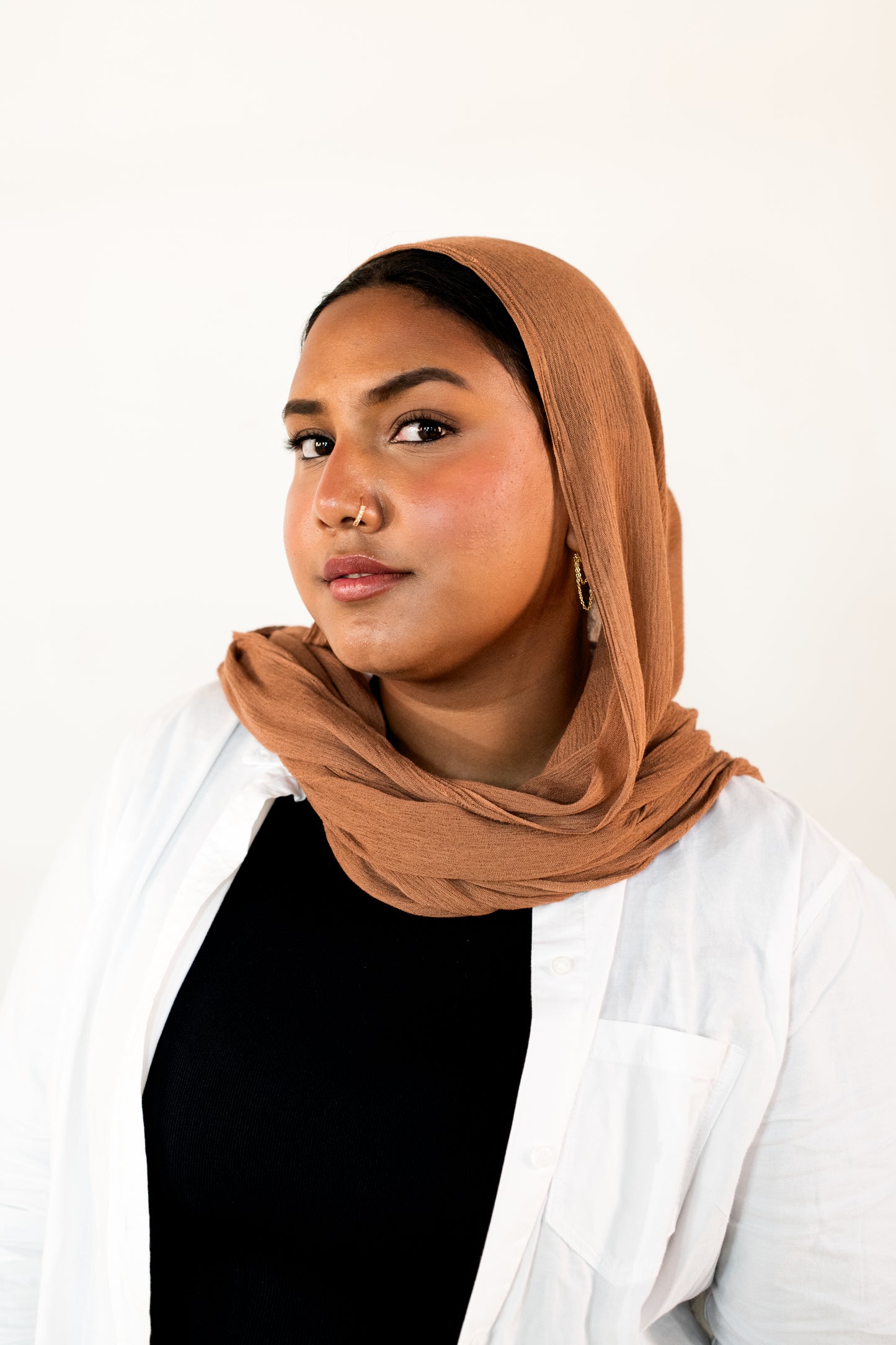 PLEATED RAYON HIJAB CARAMEL